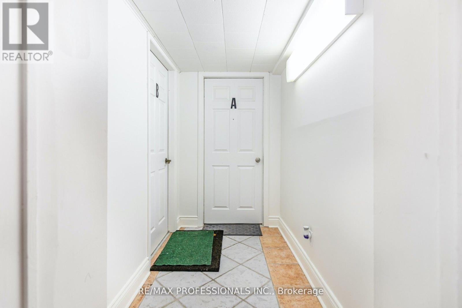 B - 5214 Springbok Crescent, Mississauga, Ontario  L4Z 3J7 - Photo 3 - W12763316