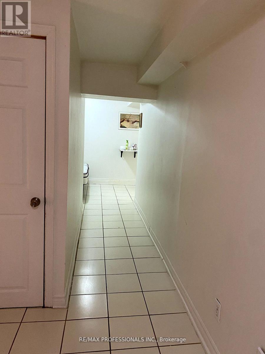 B - 5214 Springbok Crescent, Mississauga, Ontario  L4Z 3J7 - Photo 8 - W12763316