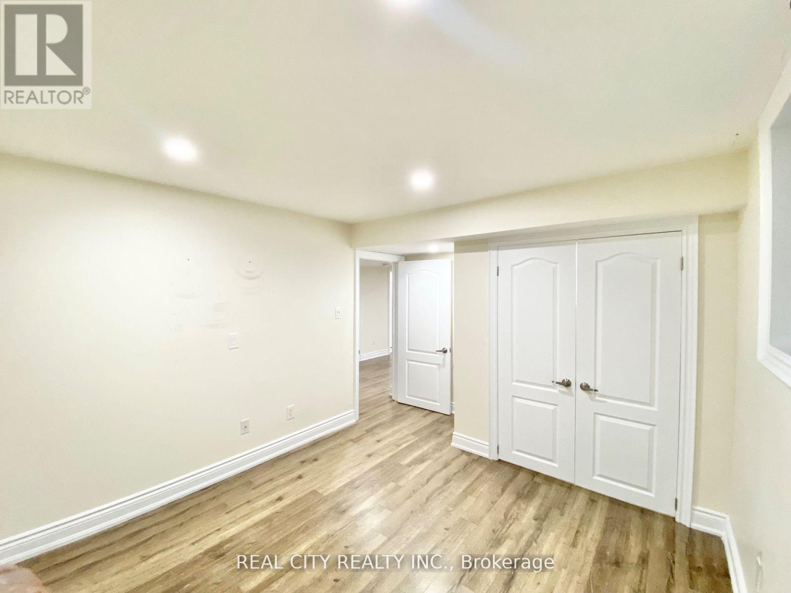 830 Old Derry Road, Mississauga, Ontario  L5W 1B9 - Photo 26 - W12763328