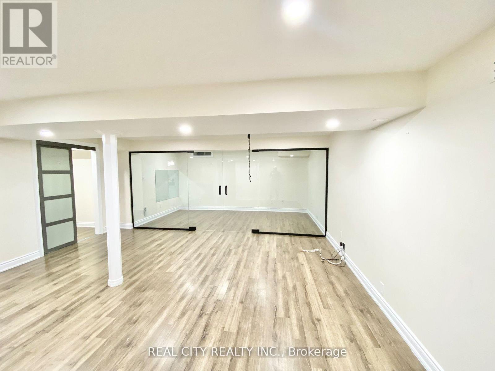 830 Old Derry Road, Mississauga, Ontario  L5W 1B9 - Photo 29 - W12763328