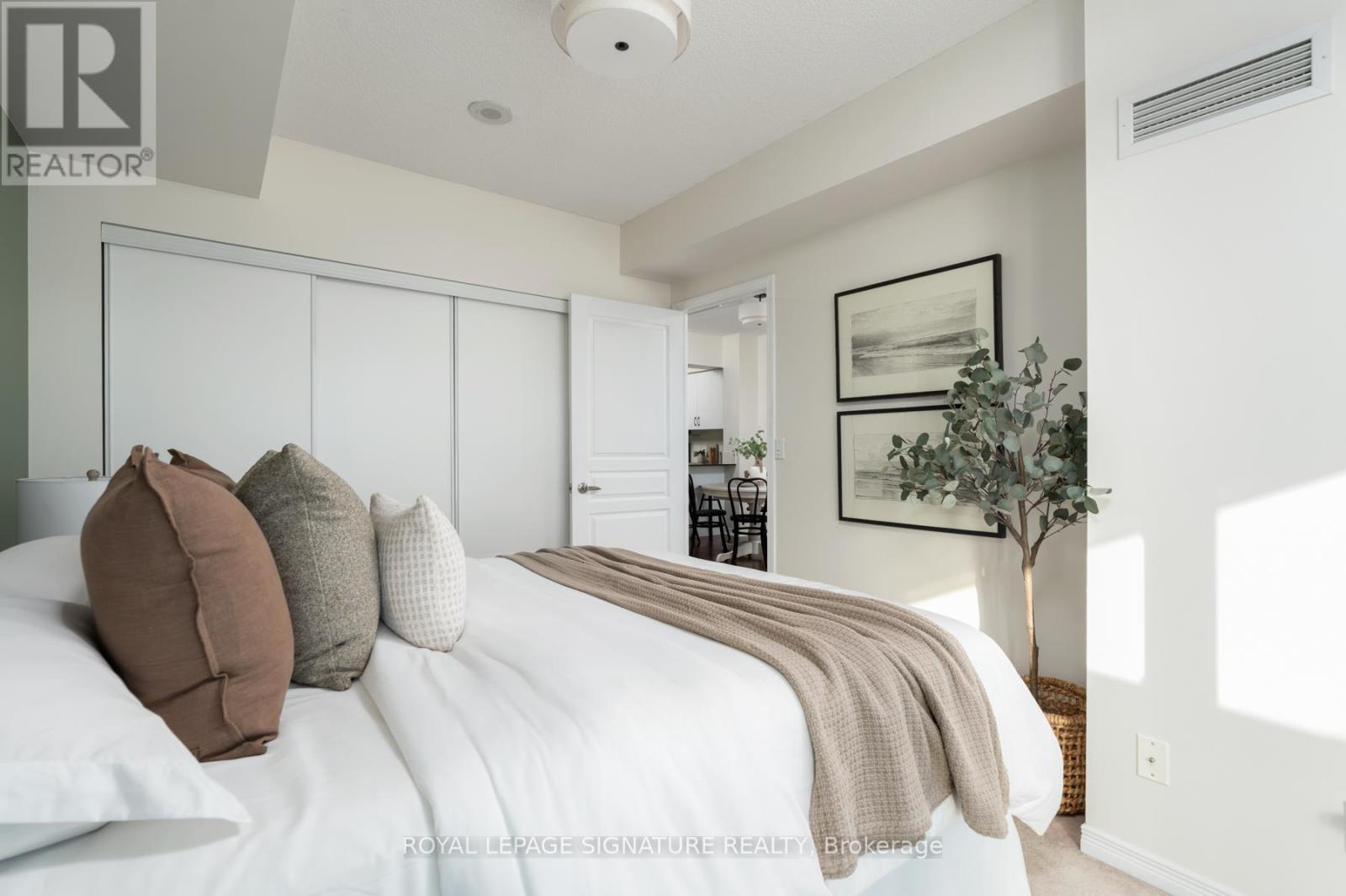 2801 - 2240 Lake Shore Boulevard W, Toronto, Ontario  M8V 0B1 - Photo 13 - W12763332