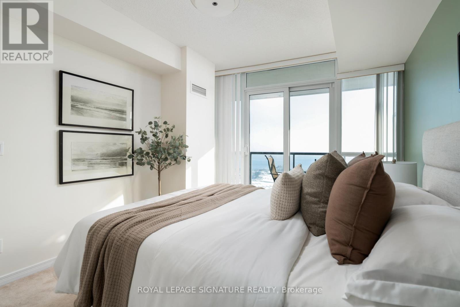 2801 - 2240 Lake Shore Boulevard W, Toronto, Ontario  M8V 0B1 - Photo 9 - W12763332