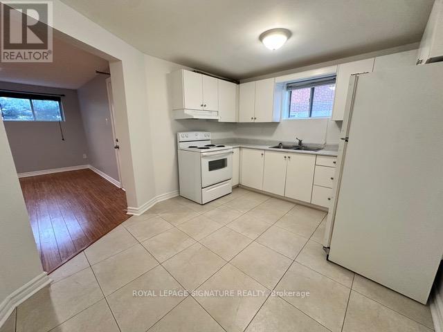 4 - 31 Marina Avenue, Toronto, Ontario  M8W 1K4 - Photo 8 - W12763354