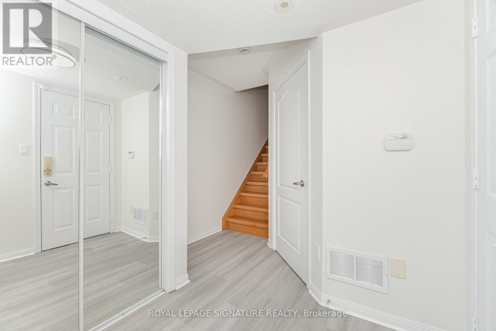 1182 Barnard Drive, Milton, Ontario  L9T 6R4 - Photo 6 - W12763368