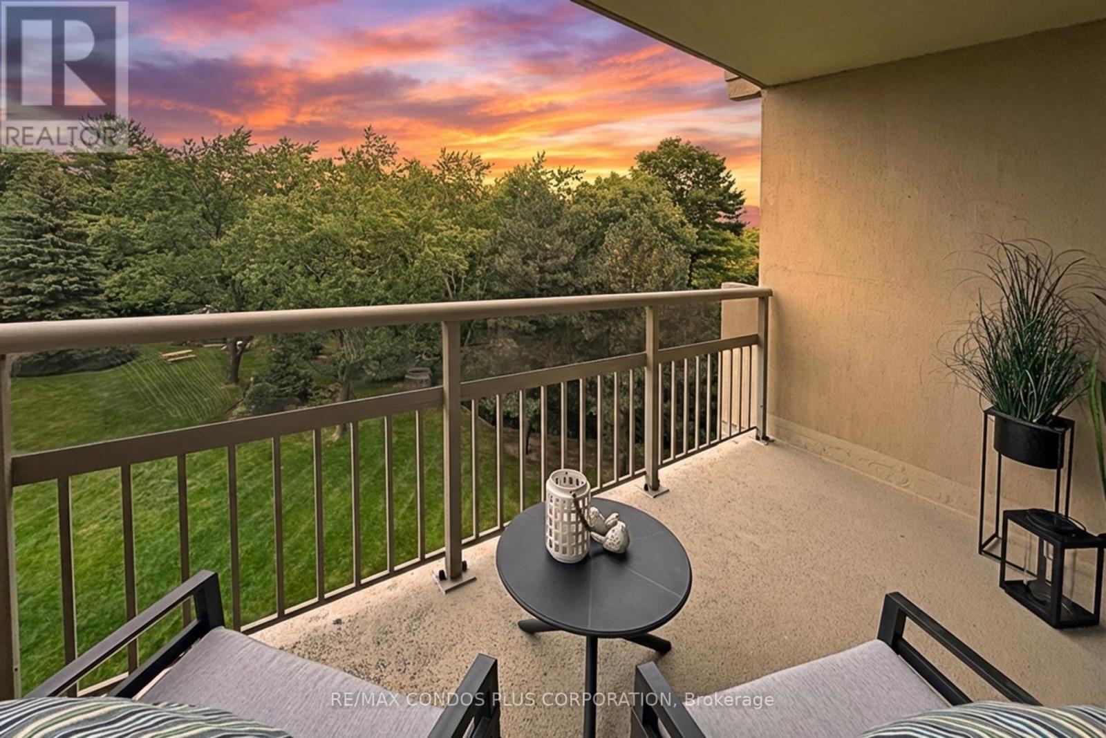 508 - 1359 White Oaks Boulevard S, Oakville, Ontario  L6H 0H3 - Photo 3 - W12763392