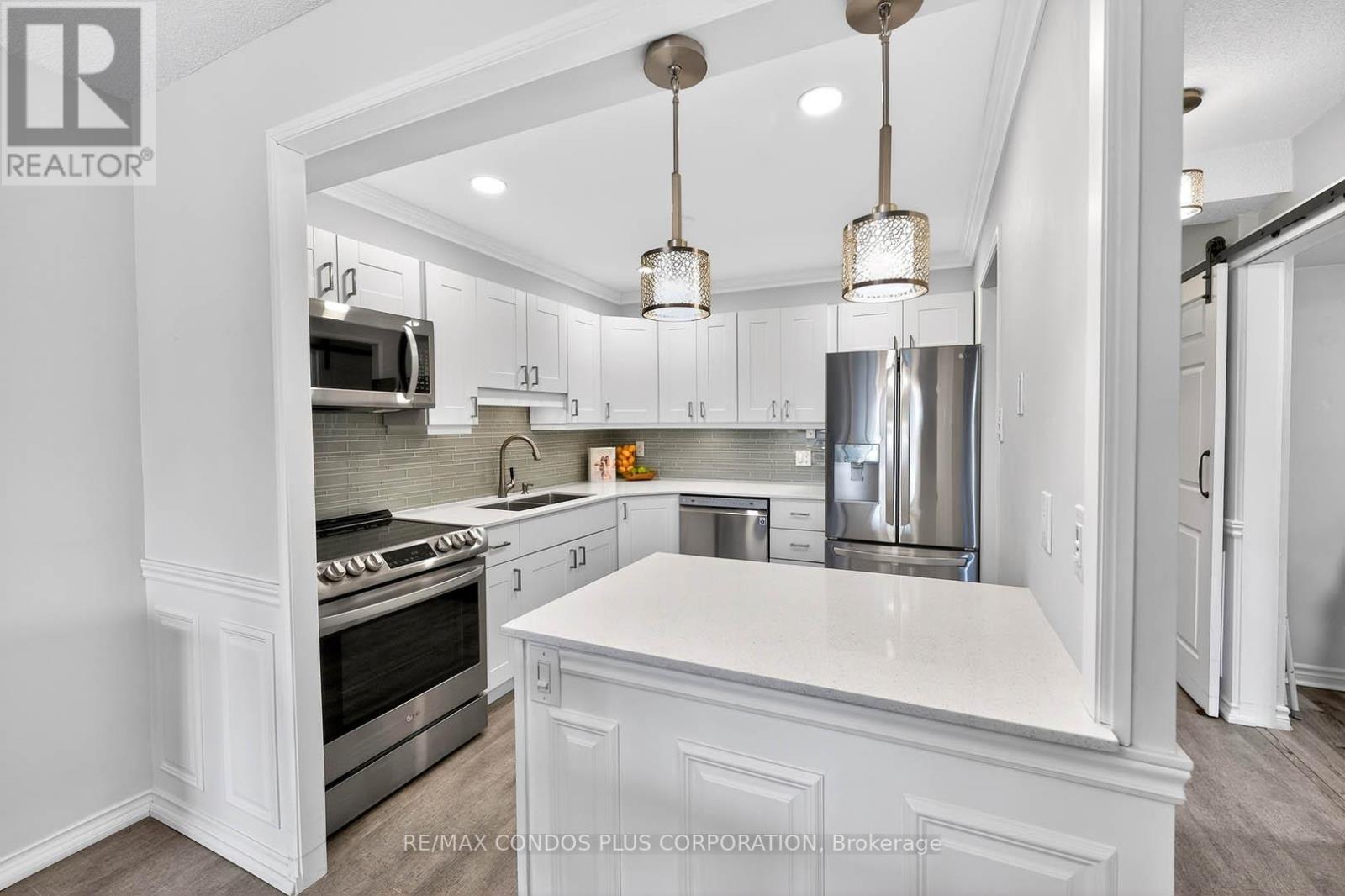 508 - 1359 White Oaks Boulevard S, Oakville, Ontario  L6H 0H3 - Photo 5 - W12763392