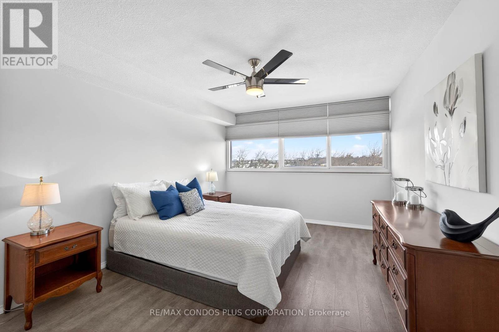 508 - 1359 White Oaks Boulevard S, Oakville, Ontario  L6H 0H3 - Photo 8 - W12763392