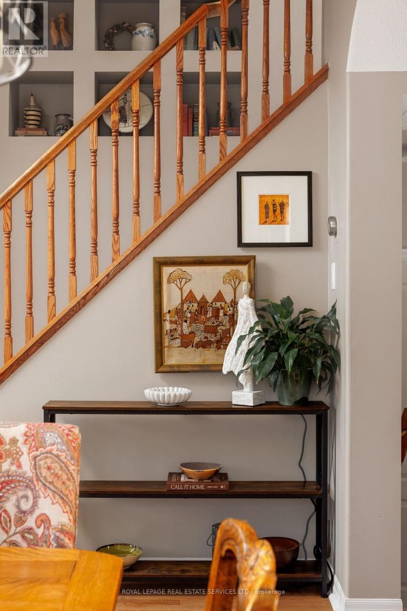 2475 Oakhaven Drive, Oakville, Ontario  L6M 4B7 - Photo 10 - W12763402