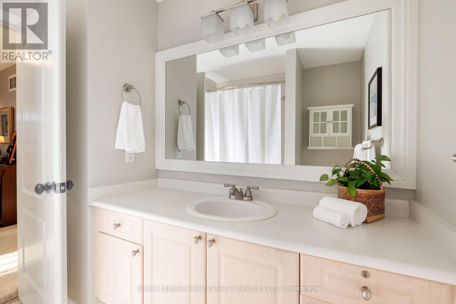 2475 Oakhaven Drive, Oakville, Ontario  L6M 4B7 - Photo 42 - W12763402