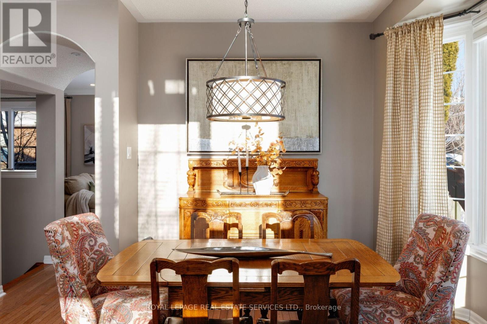 2475 Oakhaven Drive, Oakville, Ontario  L6M 4B7 - Photo 8 - W12763402