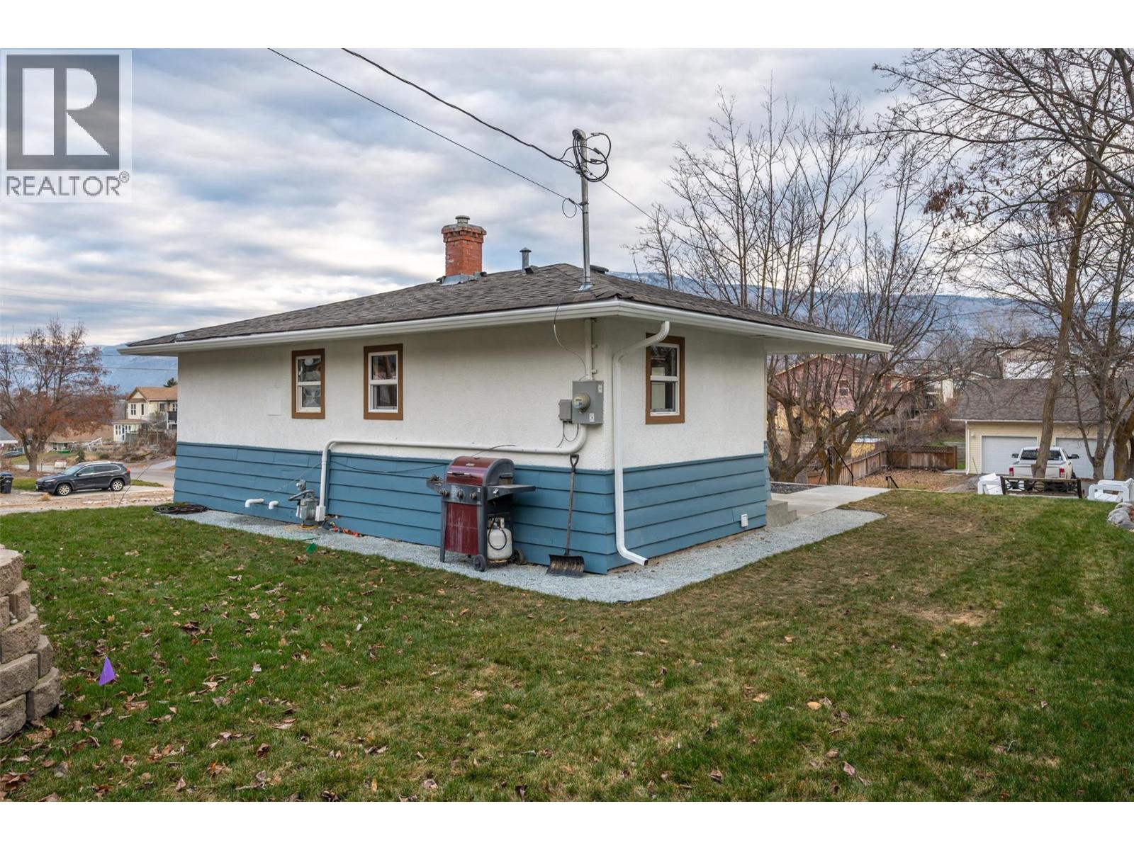 6470 Hollow Street Oliver Photo 40