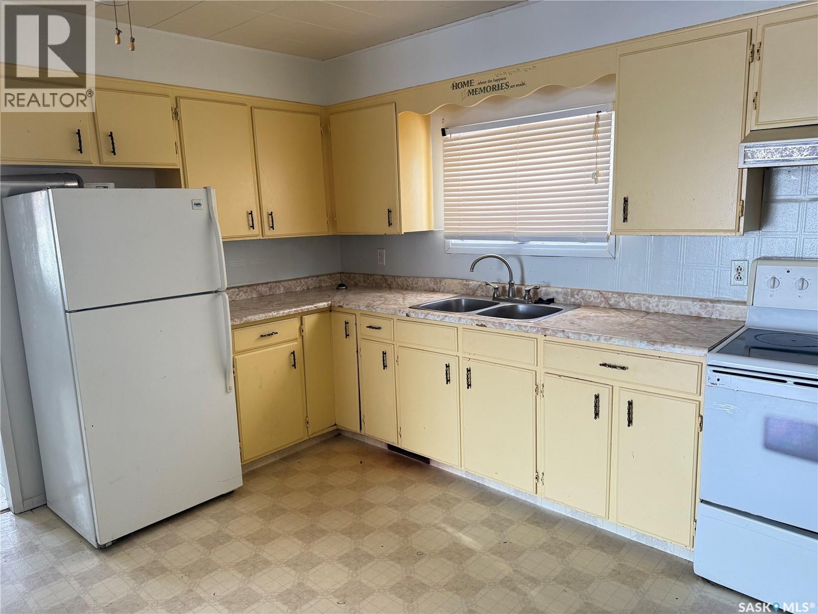 203 Centre Street, Naicam, Saskatchewan  S0K 2Z0 - Photo 3 - SK027945