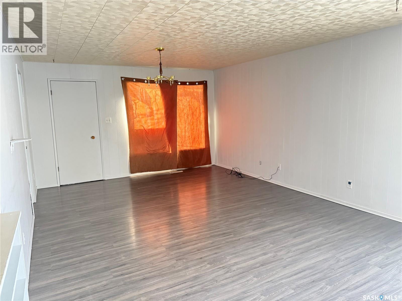 203 Centre Street, Naicam, Saskatchewan  S0K 2Z0 - Photo 4 - SK027945