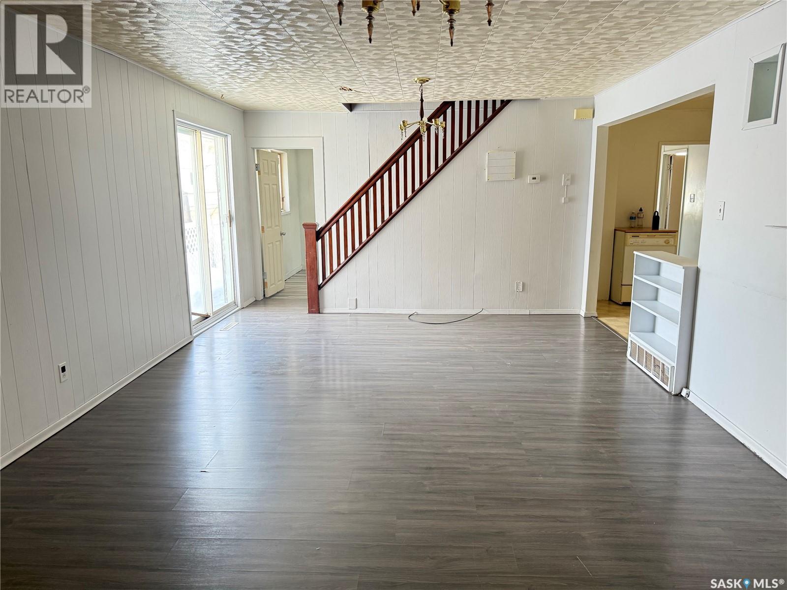 203 Centre Street, Naicam, Saskatchewan  S0K 2Z0 - Photo 5 - SK027945