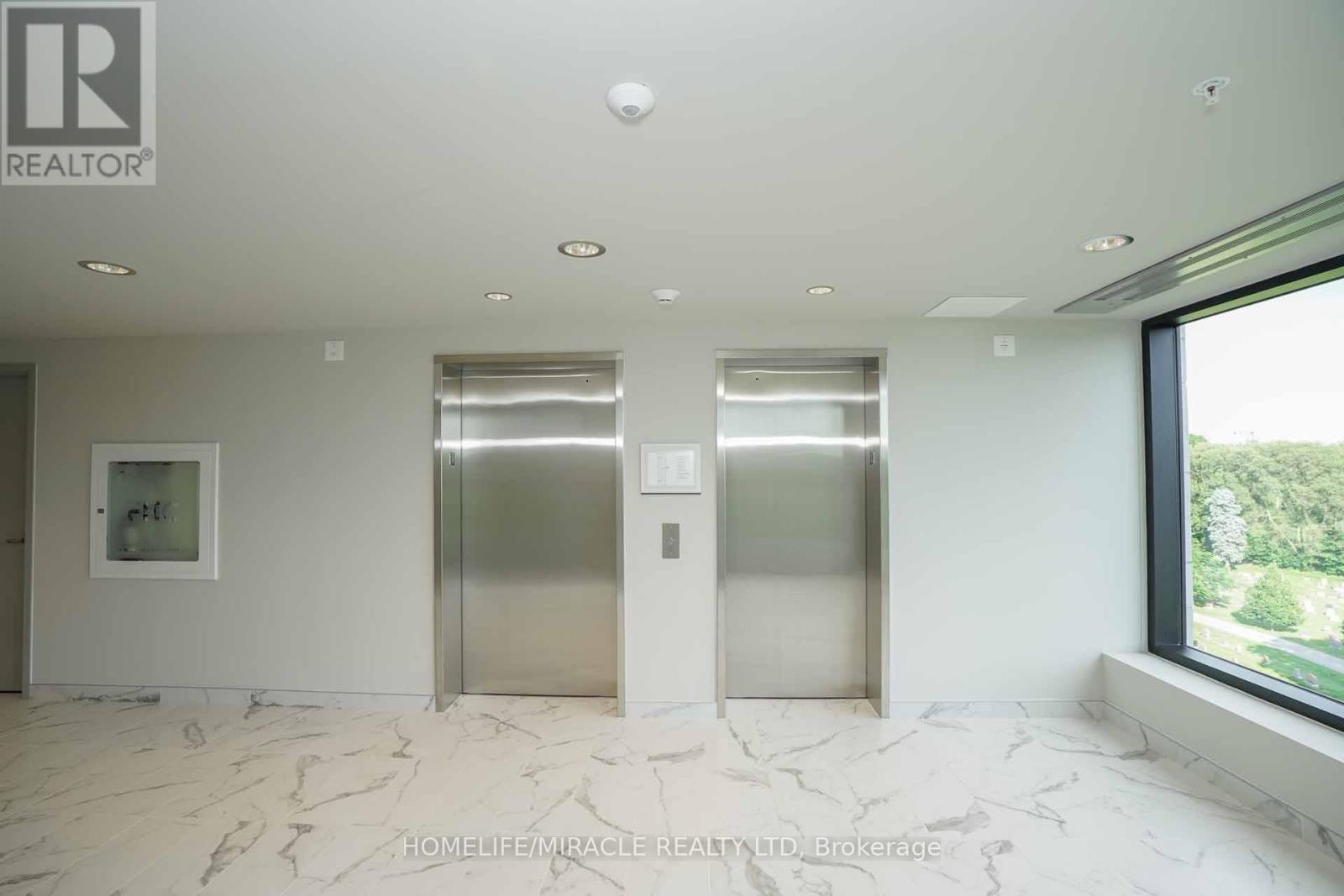 604 - 107 Roger Street, Waterloo, Ontario  N2J 0G3 - Photo 4 - X12763298