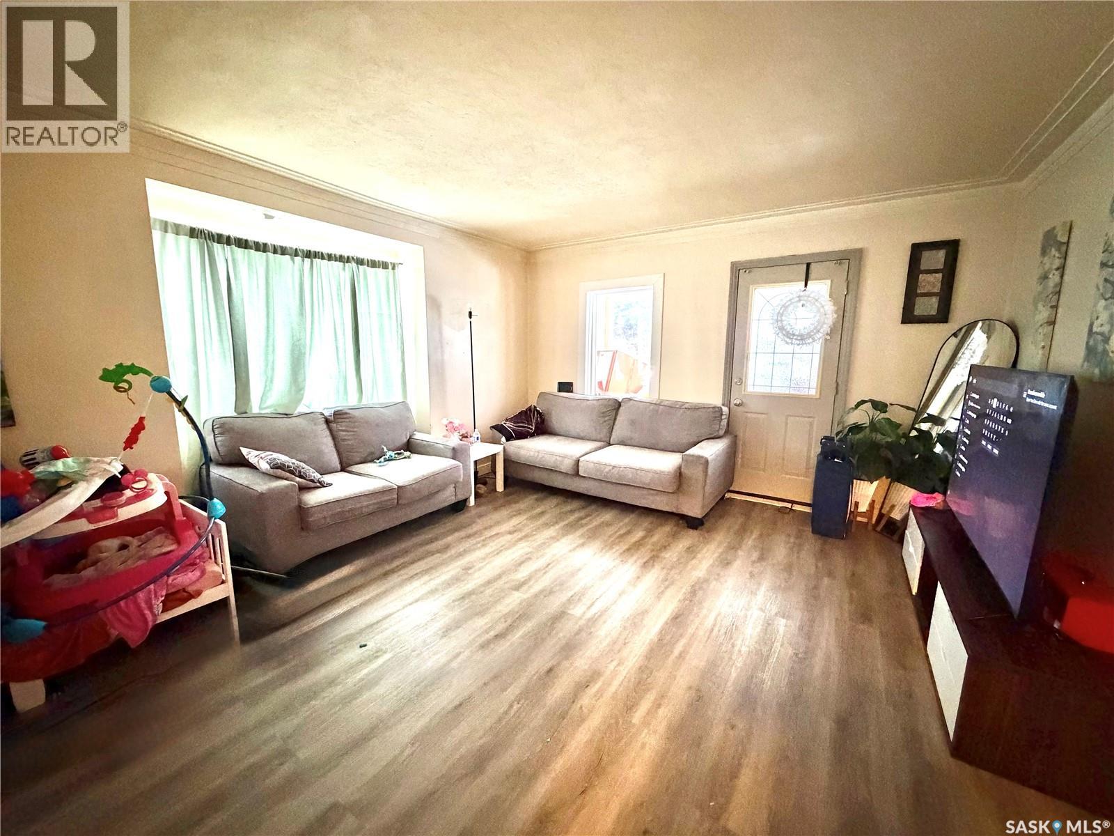 191 27th Street, Battleford, Saskatchewan  S0M 0E0 - Photo 3 - SK028024