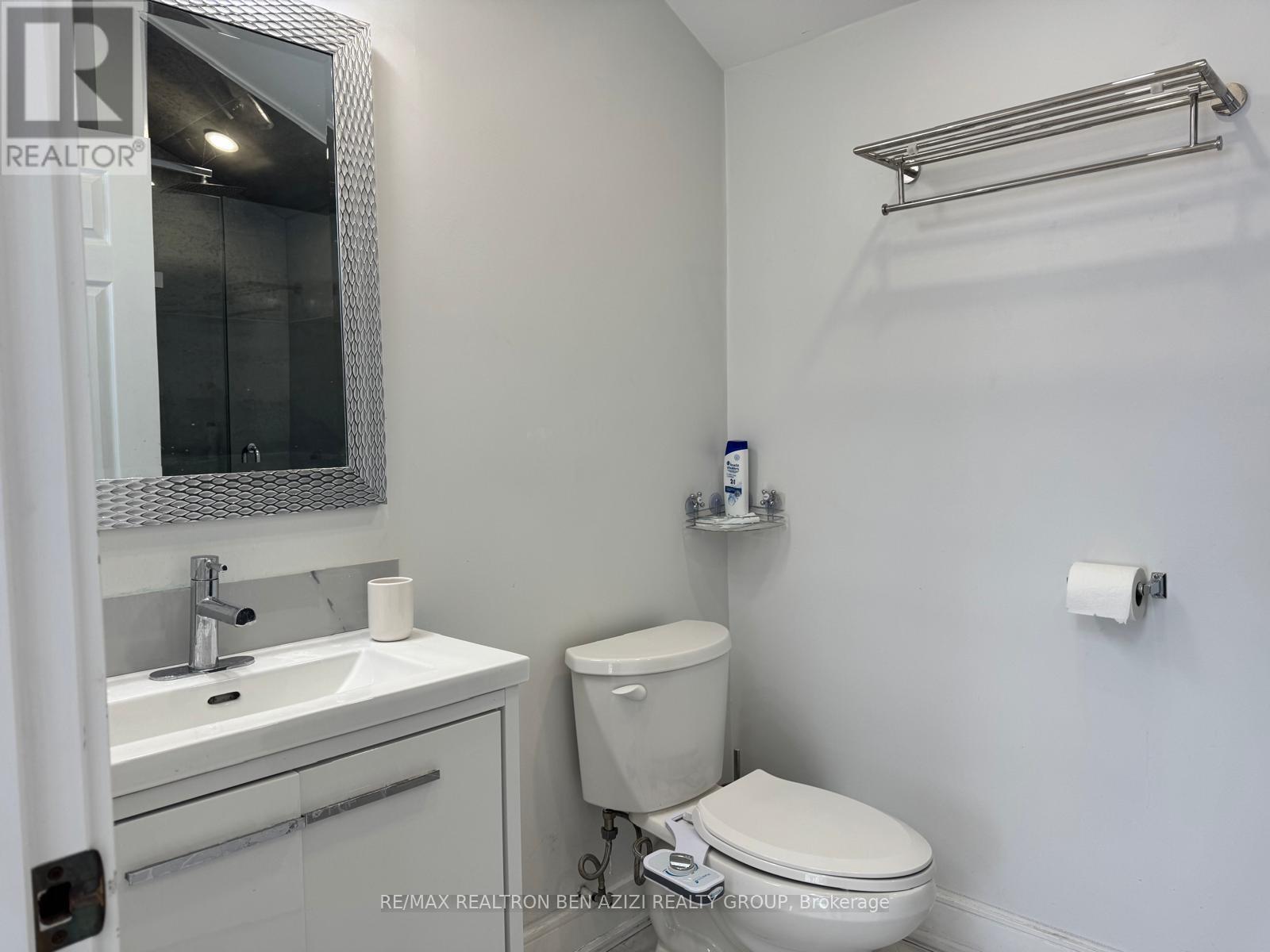 Studio - 14 Wyvern Road, Toronto, Ontario  M2K 2K4 - Photo 10 - C12759424