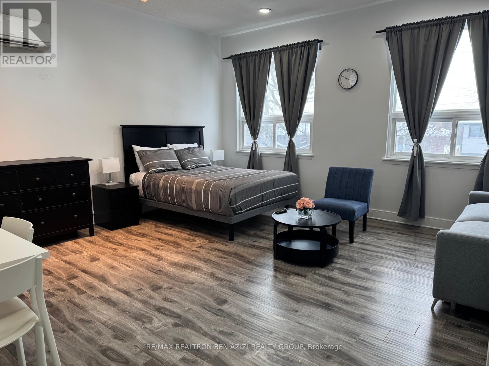 Studio - 14 Wyvern Road, Toronto, Ontario  M2K 2K4 - Photo 2 - C12759424