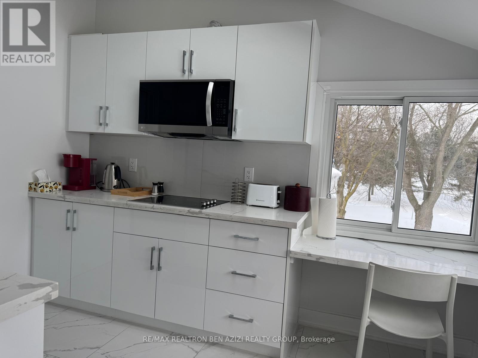 Studio - 14 Wyvern Road, Toronto, Ontario  M2K 2K4 - Photo 7 - C12759424