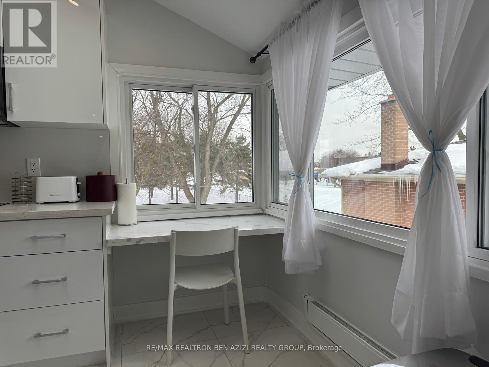 Studio - 14 Wyvern Road, Toronto, Ontario  M2K 2K4 - Photo 9 - C12759424