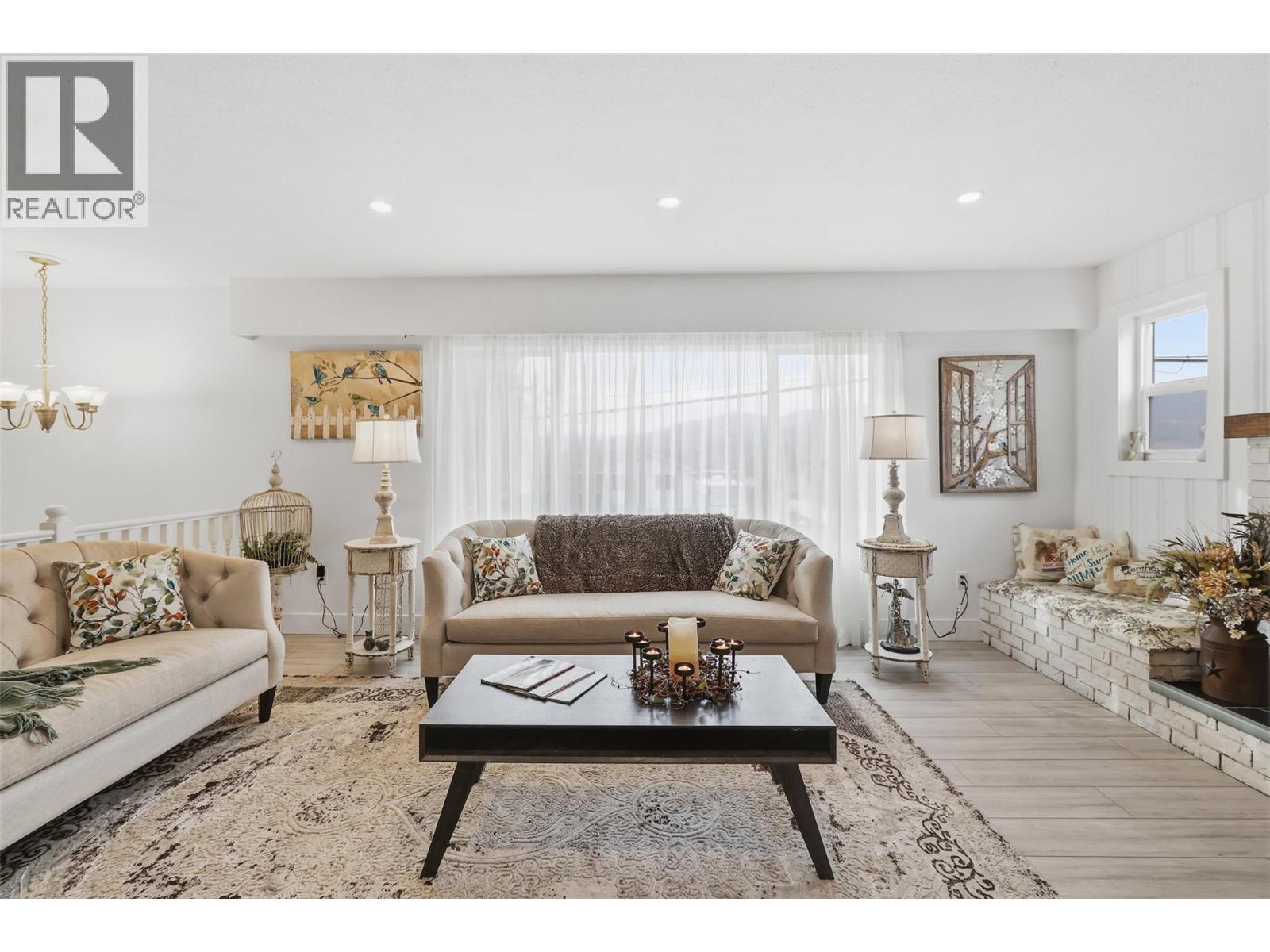 2163 Parker Drive, Merritt, British Columbia  V1K 1J1 - Photo 6 - 10375049