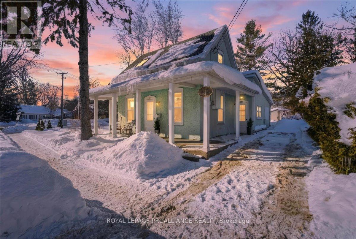 17 King Street, Prince Edward County (Picton Ward), Ontario  K0K 2T0 - Photo 1 - X12763532