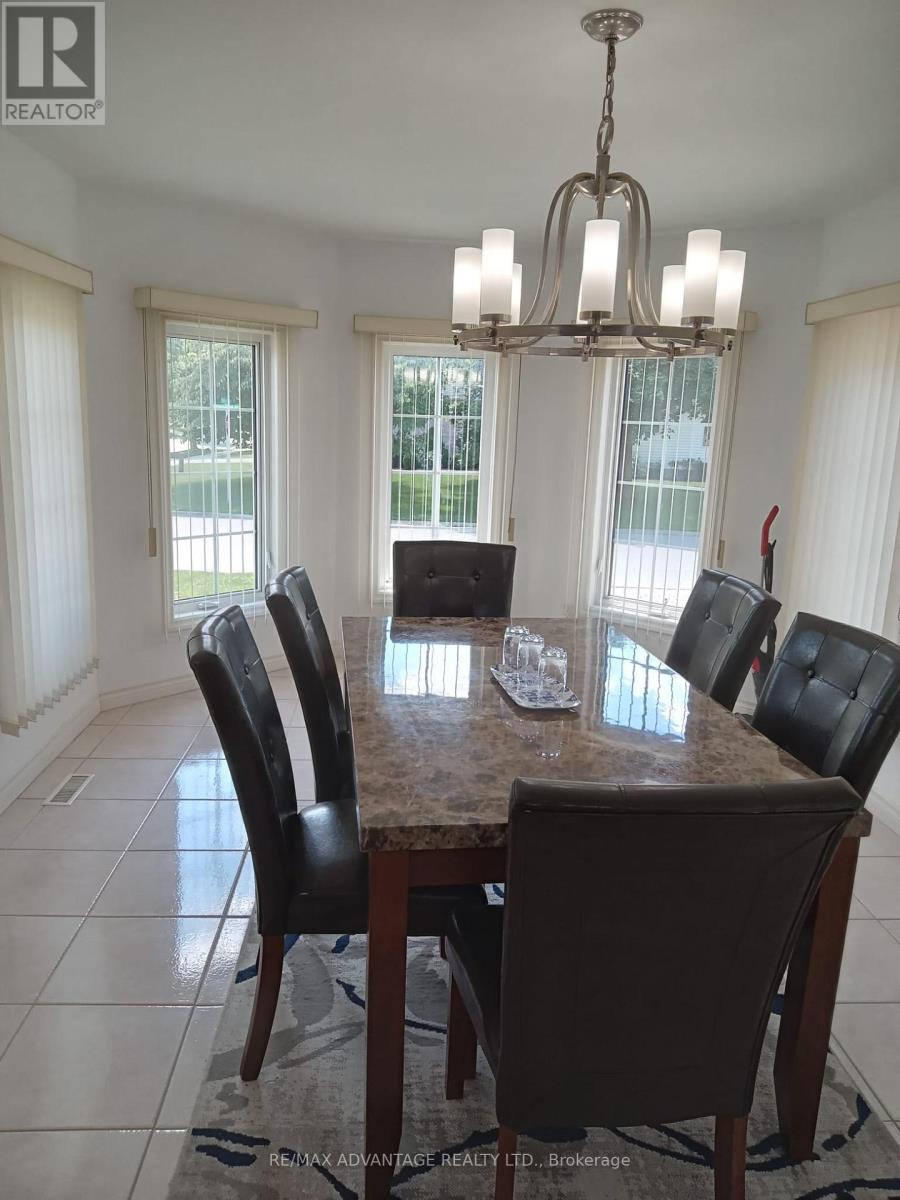 Upper - 42 Stonehenge Road N, London East, Ontario  N5V 4M5 - Photo 8 - X12763564