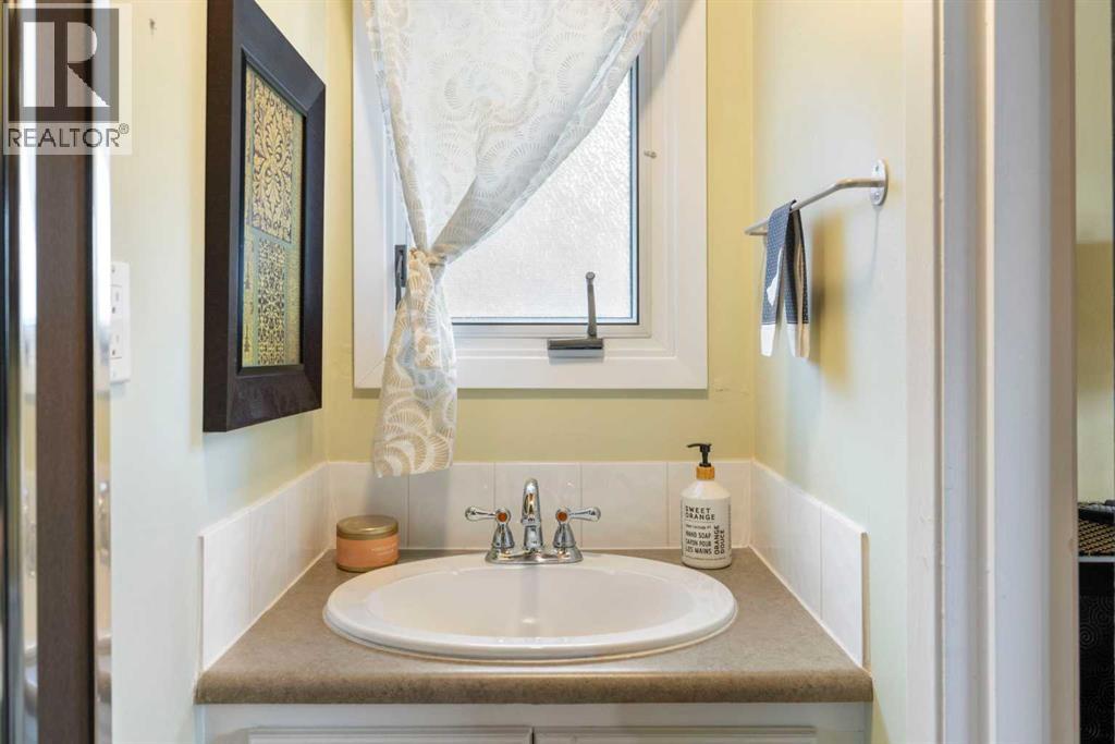 3511 Lakeside Crescent Sw, Calgary, Alberta  T3E 6A7 - Photo 20 - A2281740