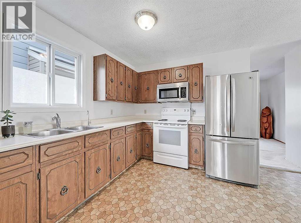 147 Erin Ridge Road Se, Calgary, Alberta  T2B 2W2 - Photo 11 - A2284198