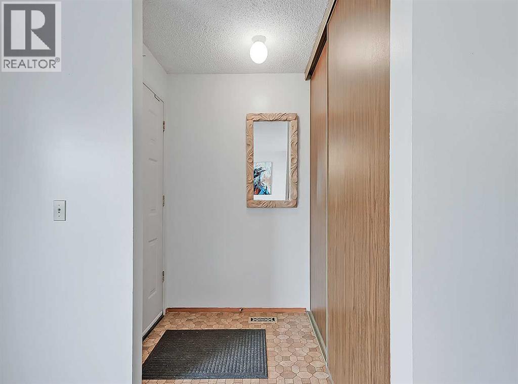 147 Erin Ridge Road Se, Calgary, Alberta  T2B 2W2 - Photo 6 - A2284198