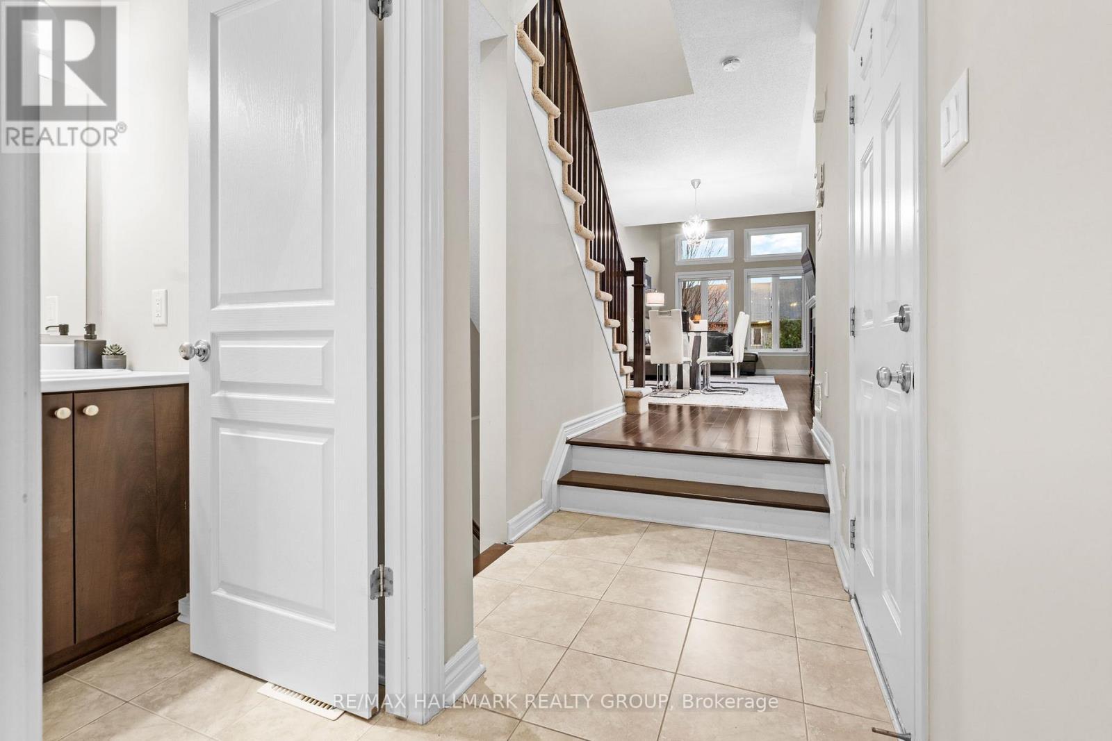 938 Fletcher Circle, Ottawa, Ontario  K2T 0B7 - Photo 7 - X12763444