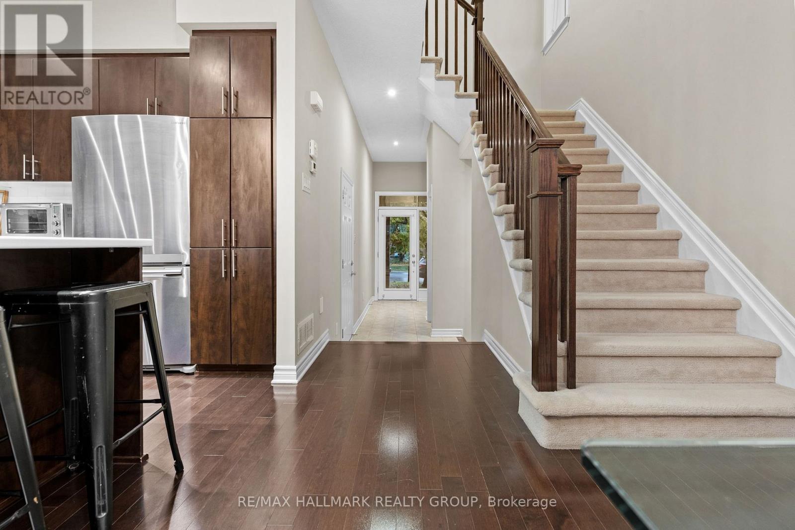 938 Fletcher Circle, Ottawa, Ontario  K2T 0B7 - Photo 8 - X12763444