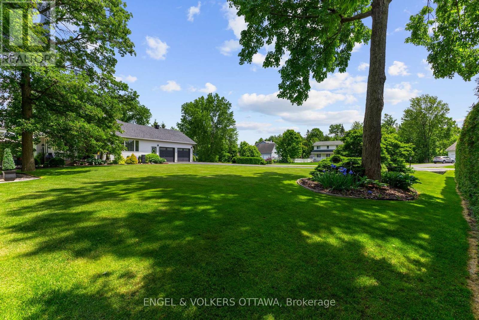 1591 Stephanie Anne Drive, Ottawa, Ontario  K4P 1M8 - Photo 43 - X12763486