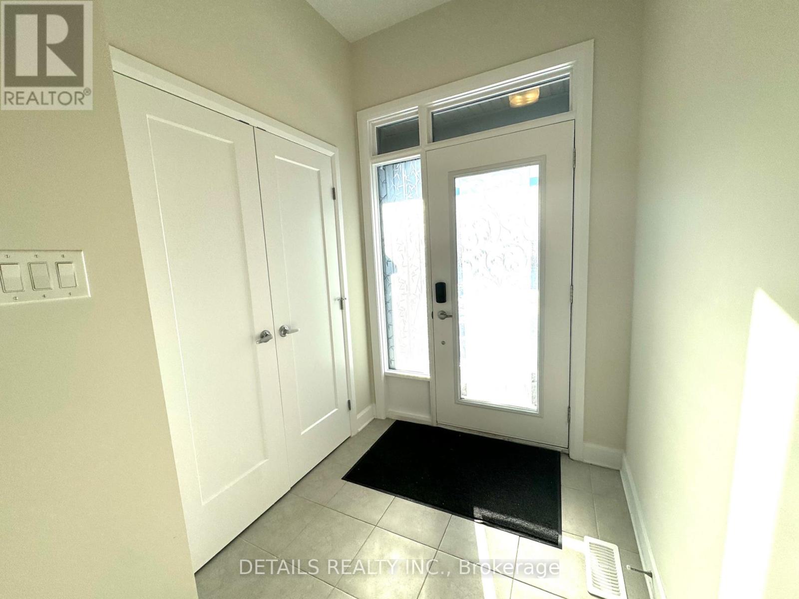 170 Angelonia Crescent, Ottawa, Ontario  K1T 0Y5 - Photo 2 - X12763514