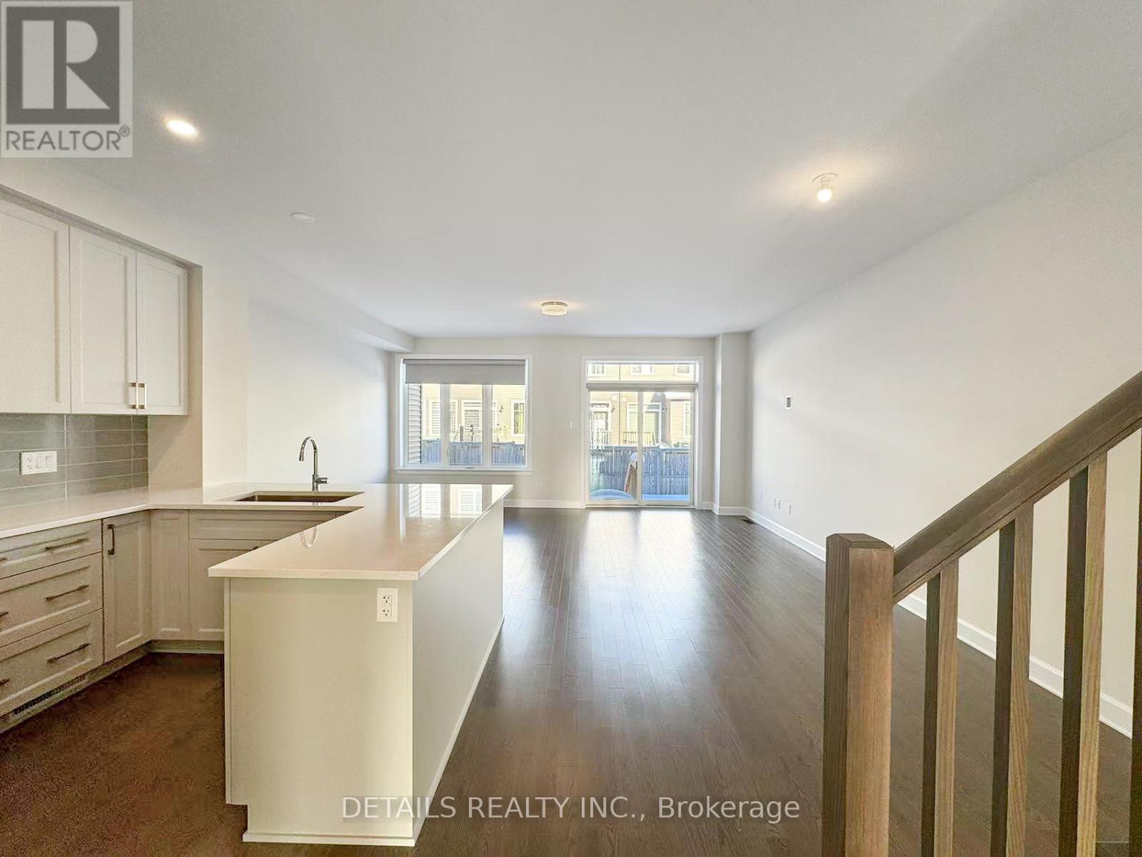 170 Angelonia Crescent, Ottawa, Ontario  K1T 0Y5 - Photo 3 - X12763514