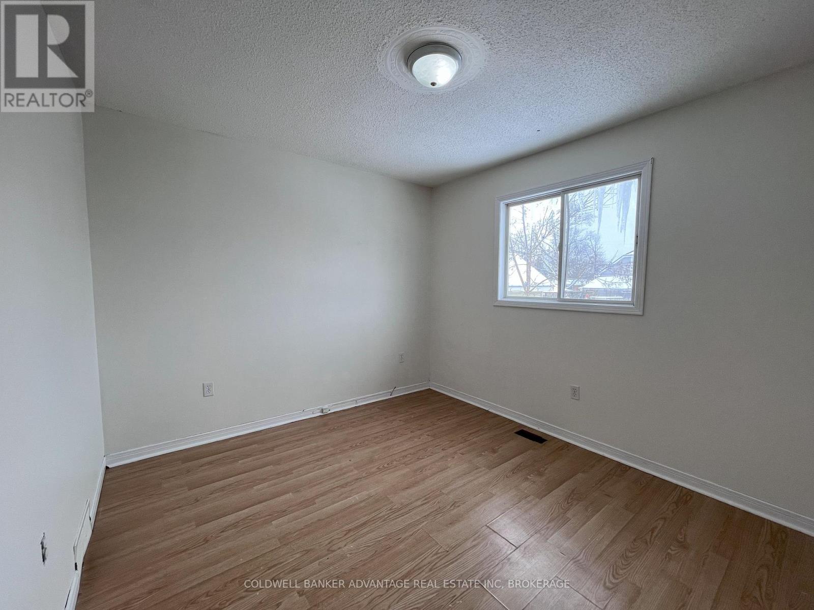 86 Commercial Street, Welland, Ontario  L3B 5Y9 - Photo 12 - X12763508