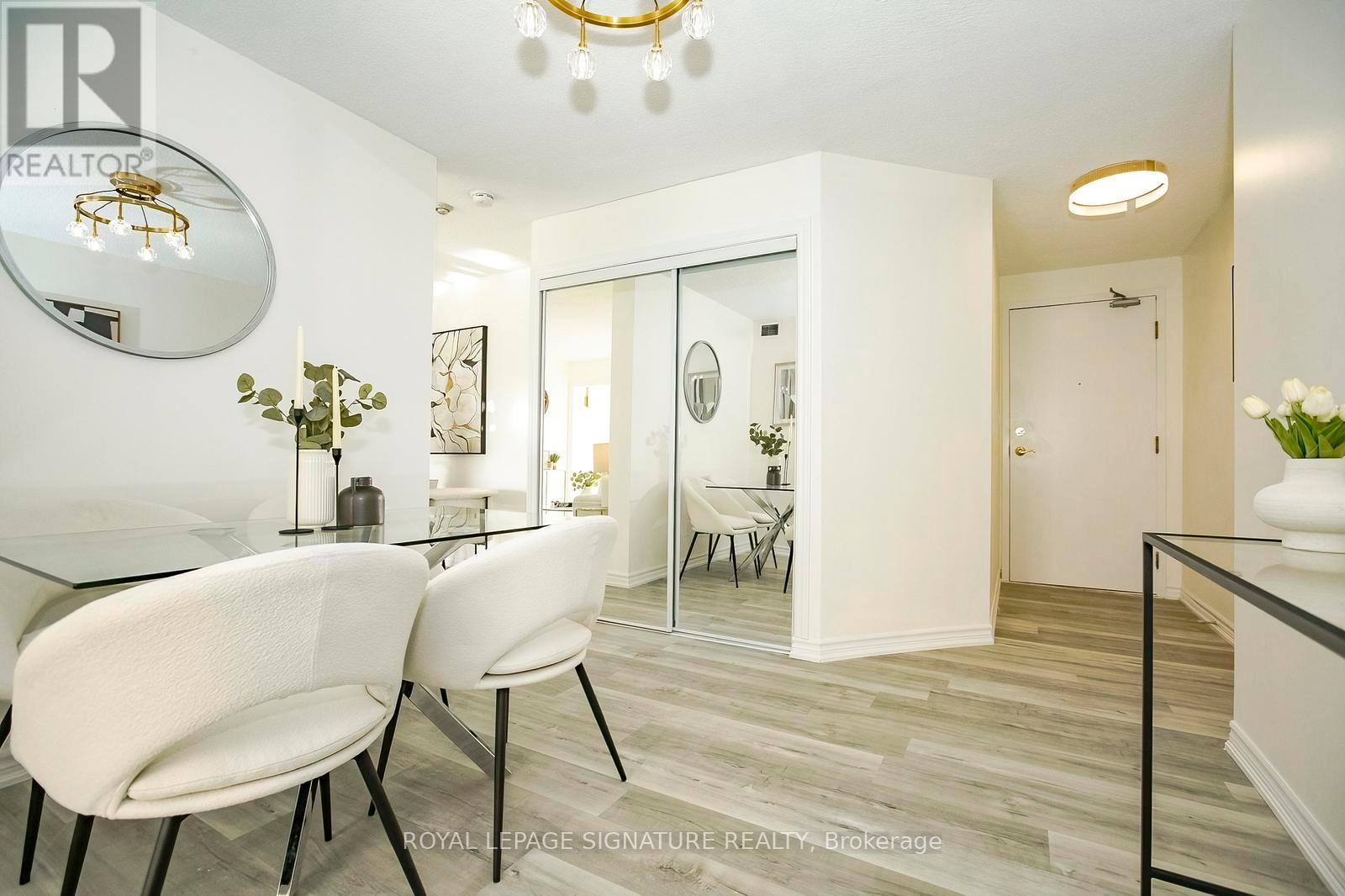 1516 - 145 Hillcrest Avenue, Mississauga, Ontario  L5B 3Z1 - Photo 10 - W12762926