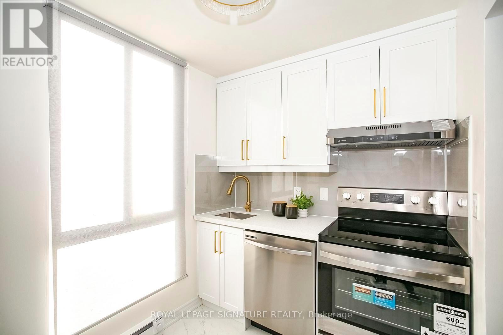 1516 - 145 Hillcrest Avenue, Mississauga, Ontario  L5B 3Z1 - Photo 14 - W12762926