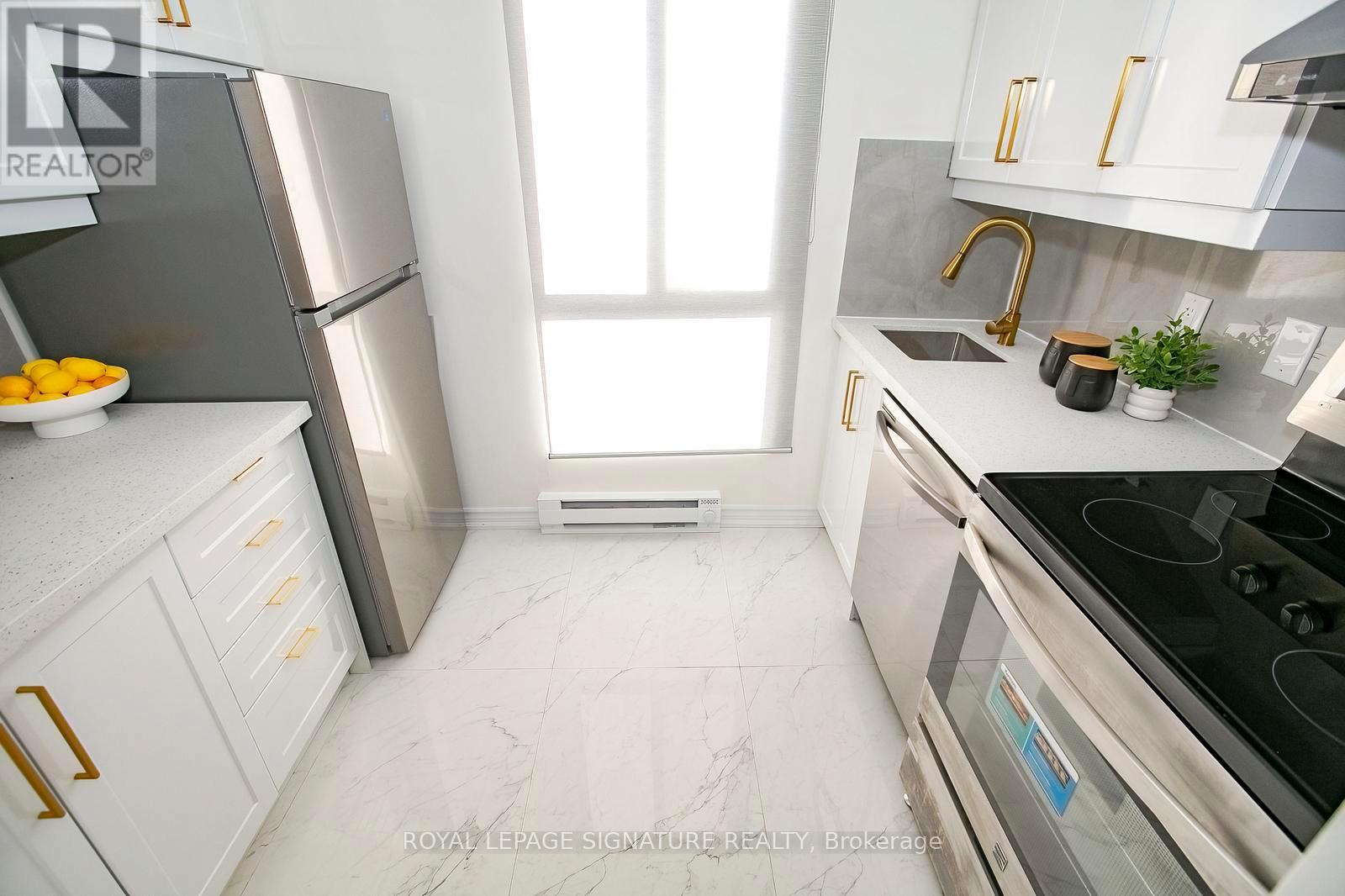 1516 - 145 Hillcrest Avenue, Mississauga, Ontario  L5B 3Z1 - Photo 13 - W12762926