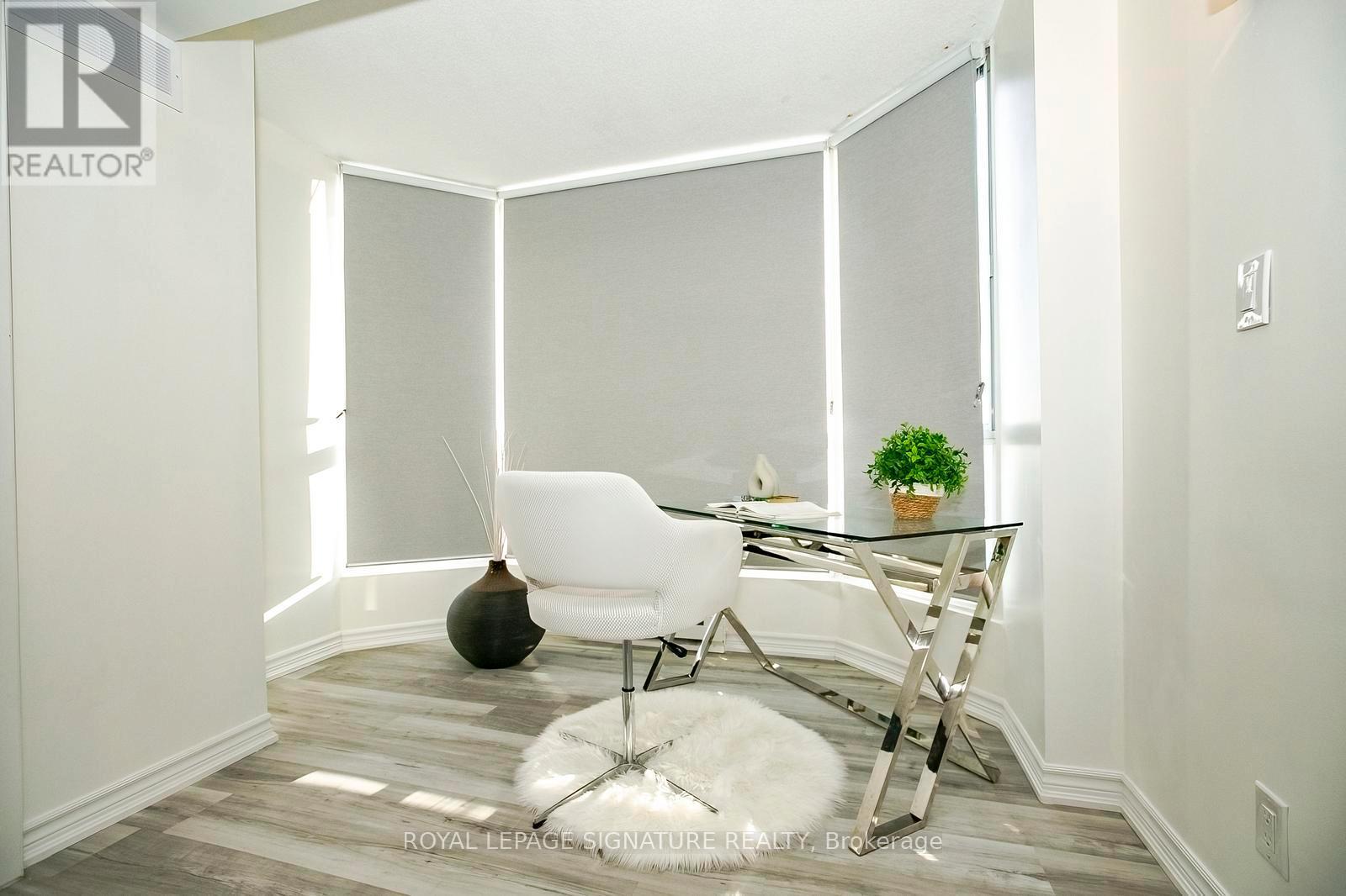 1516 - 145 Hillcrest Avenue, Mississauga, Ontario  L5B 3Z1 - Photo 21 - W12762926