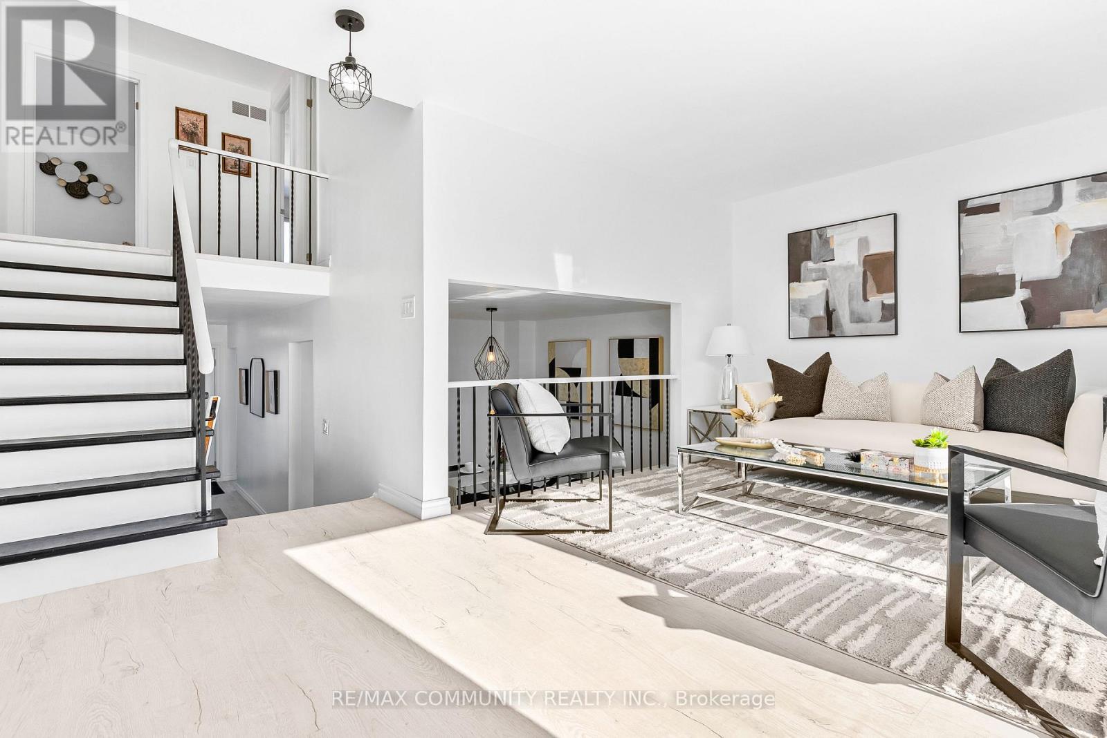 42 Kay Drive, Toronto, Ontario  M9V 4V6 - Photo 12 - W12763112