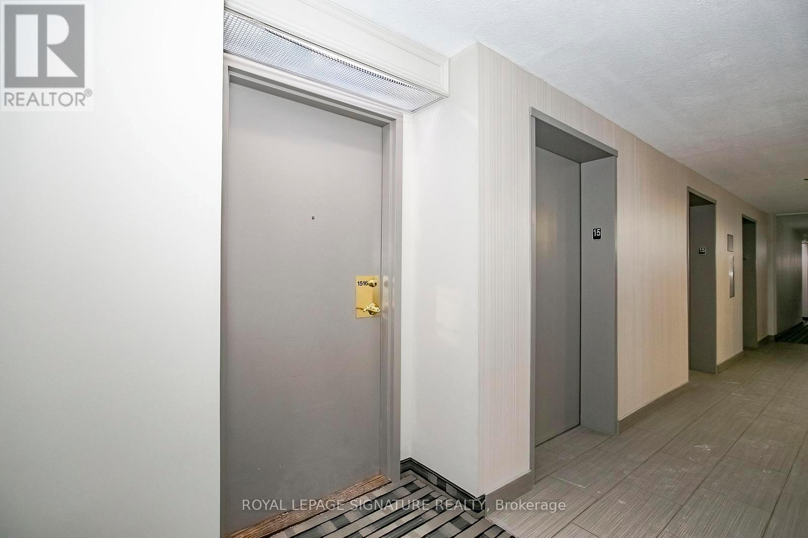 1516 - 145 Hillcrest Avenue, Mississauga, Ontario  L5B 3Z1 - Photo 5 - W12762926