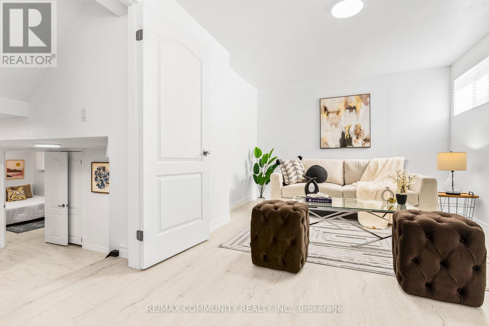 42 Kay Drive, Toronto, Ontario  M9V 4V6 - Photo 29 - W12763112