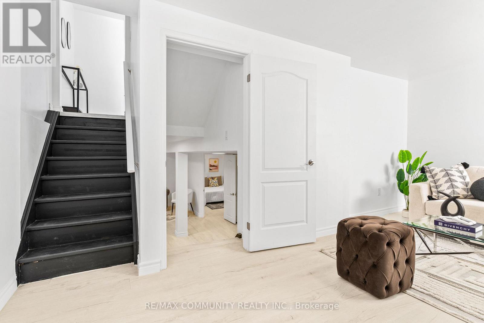 42 Kay Drive, Toronto, Ontario  M9V 4V6 - Photo 27 - W12763112