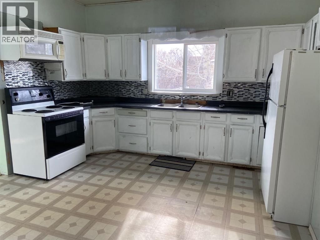 221 2 Ave E Avenue, Hanna, Alberta  T0J 1P0 - Photo 7 - A2223895