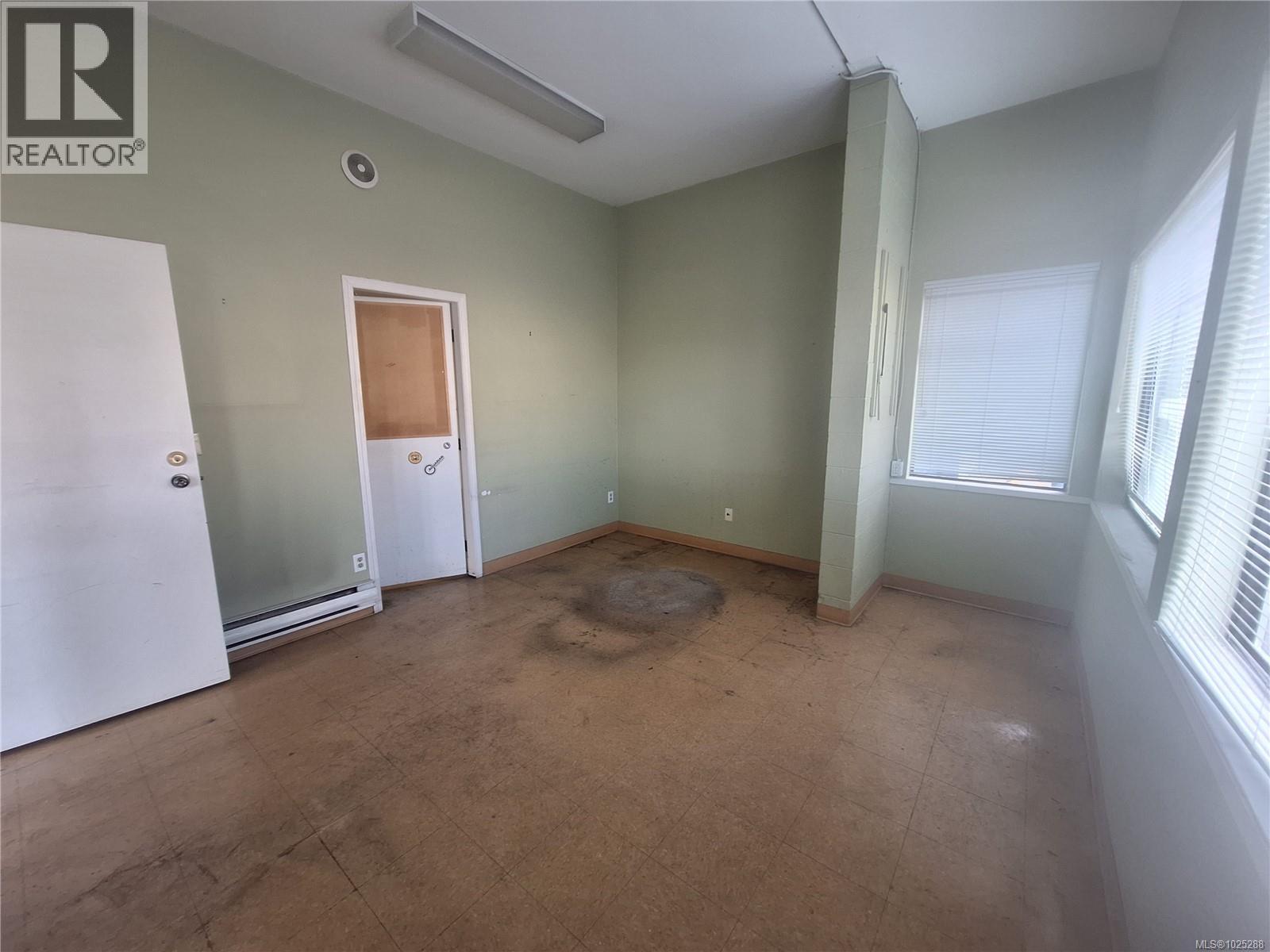 C 690 Comox Rd, Nanaimo, British Columbia V9R 3J3 - Photo 4 - 1025288