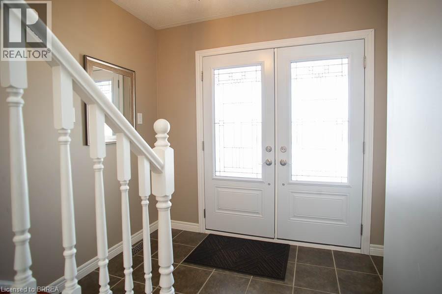 18 Gaal Court, Brantford, Ontario  N3T 6R5 - Photo 4 - 40801052