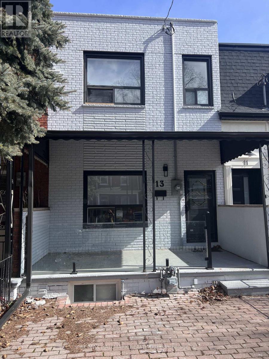 UPPER - 13 BROOKFIELD STREET, Toronto, Ontario