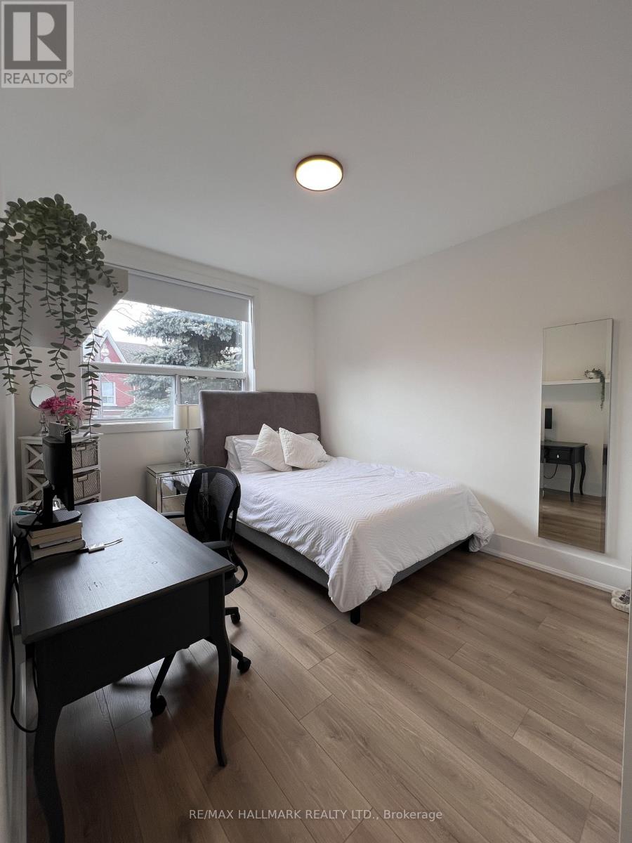 Upper - 13 Brookfield Street, Toronto, Ontario  M6J 3A8 - Photo 10 - C12763502