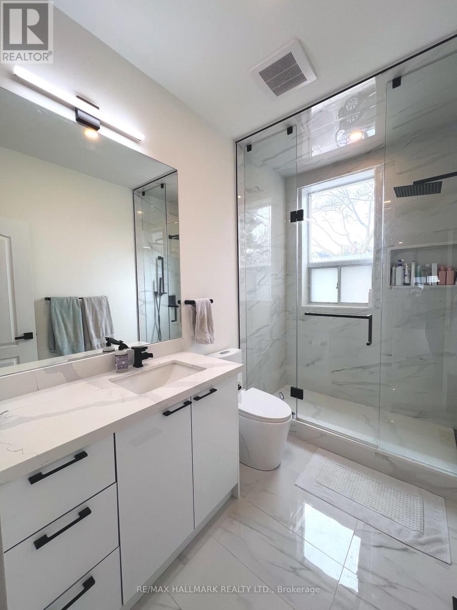 Upper - 13 Brookfield Street, Toronto, Ontario  M6J 3A8 - Photo 13 - C12763502